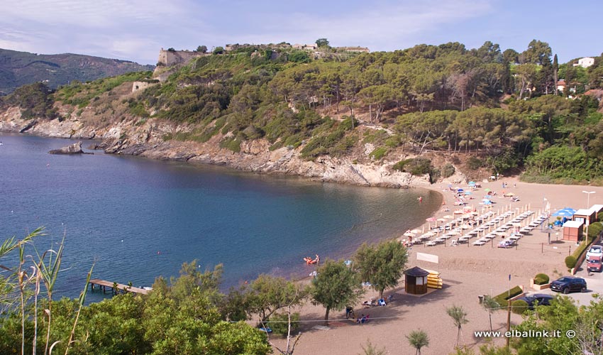 Der Barbarossa Strand in Porto Azzurro auf der Insel Elba